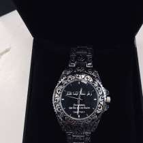 Часы с цитатой, в Москве