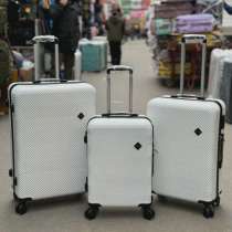 Чемодан на калесах, в Москве