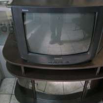 Продам Телевизор 21" с тумбой под тв, в г.Мариуполь
