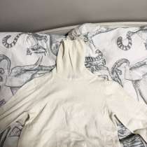 Водолазки белая и чёрная, в Одинцово