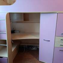 Продам кровать чердак для школьника, в Москве