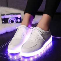 Светящиеся кроссовки, в Москве