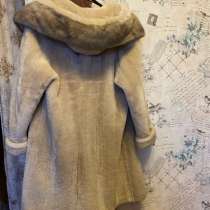 Продам женскую шубу б/у 59-52 рр мутонон, норка на капюшоне, в Оренбурге