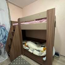 Двухъярусная кровать, в Томске
