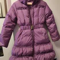 Продам пуховое пальто для девочки, в Феодосии