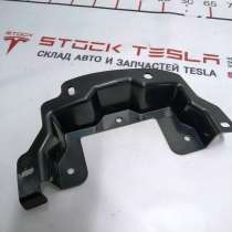 З/ч Тесла. Кронштейн модулей стояночного тормоза и управлени, в Москве