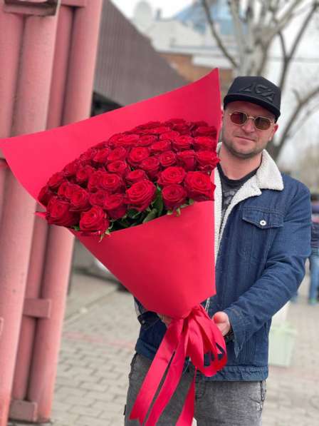 Розы Эквадор 51 штука 80 см в Санкт-Петербурге фото 3