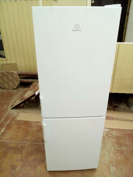 Холодильник Indesiit ef16