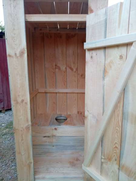 Туалет для дачи деревянный в фото 6