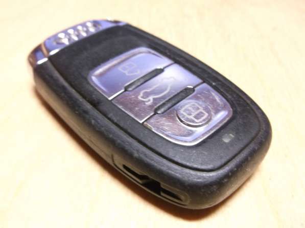 8T0 959 754 AG Audi S4 remote key 3 buttons 868MHz (smart ke
