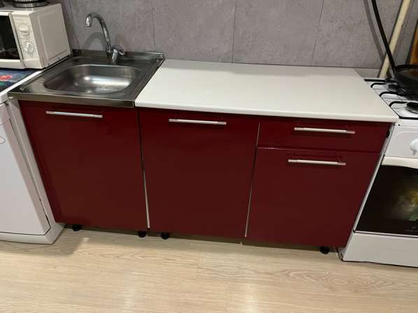 Кухонный гарнитур с раковиной б/у