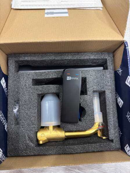 Смесители Lemark URSUS LM7226BL и LM3075G-Beige в Москве фото 6