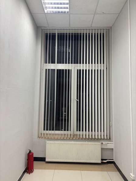 Жаллюзи белые в Санкт-Петербурге