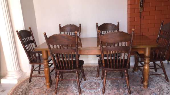 Продается стол и стулья в Хасавюрте