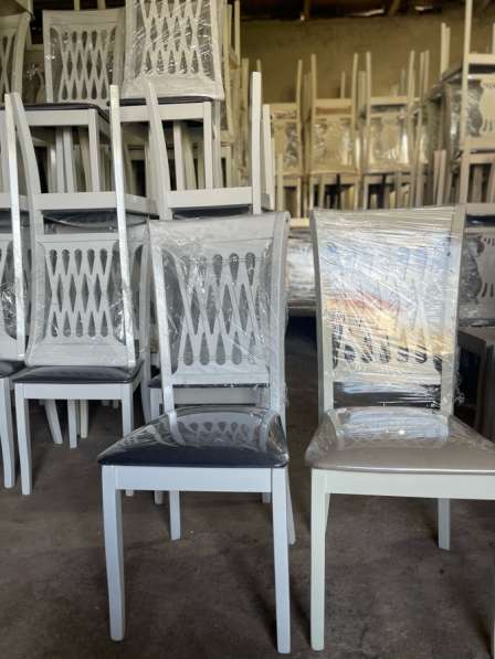 Столы и стулья