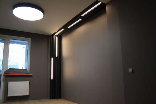 Реечные композиции в интерьере современного стиля в фото 8