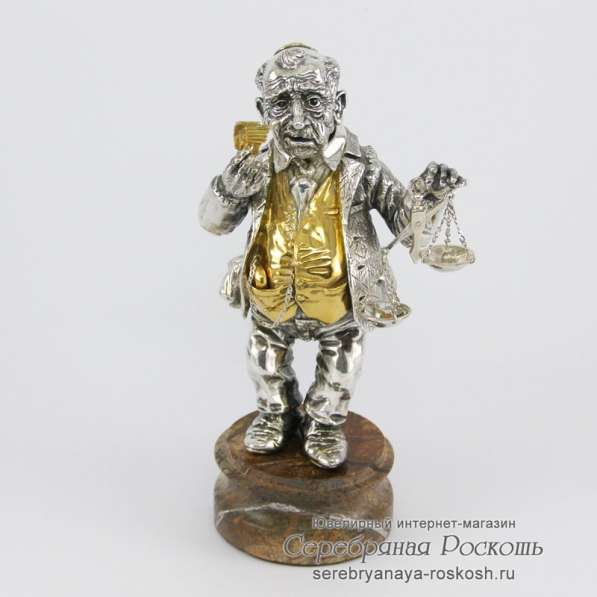 Статуэтка из серебра