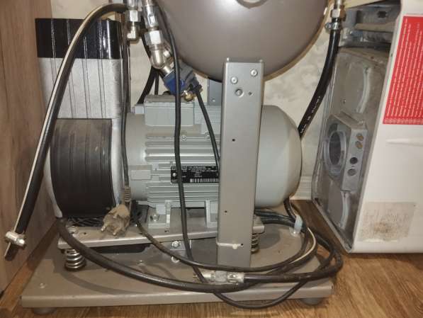 Стоматологический компрессор Сименс DK50-10Z в фото 3