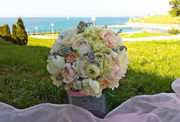 Букет невесты из пионов, незабудок и роз в Севастополе фото 3