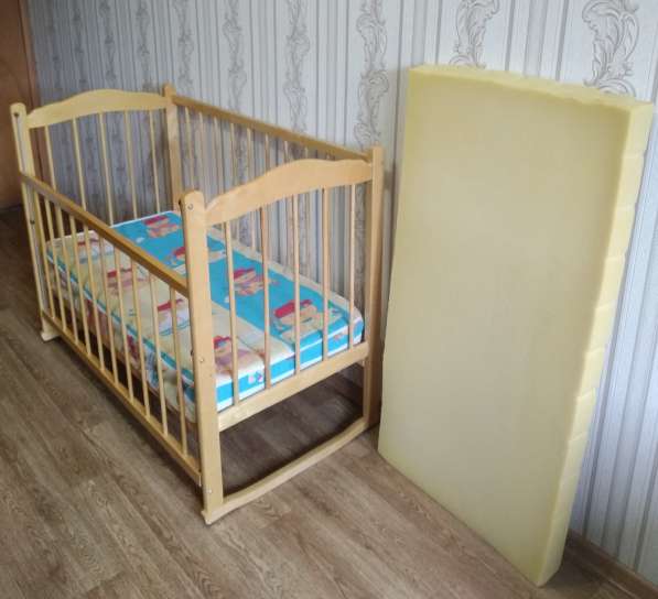Детская кроватка 125 х 98 х 65 см