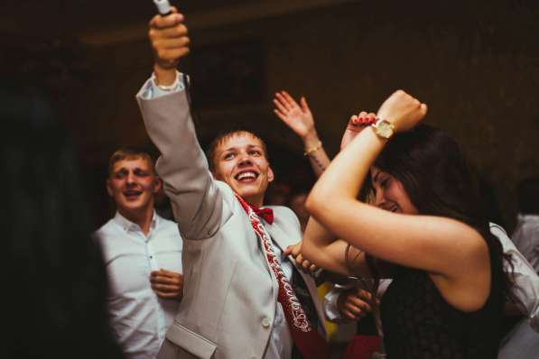 Ведущая ярких событий