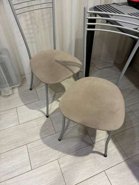 Продам кухонные стулья б/у в Москве