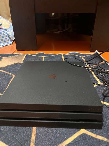 Продается приставка Sony PlayStation 4 Pro