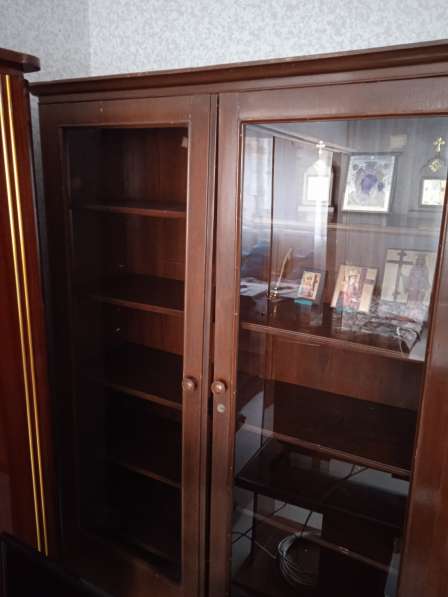 Продам деревянный книжный шкаф в Санкт-Петербурге фото 4