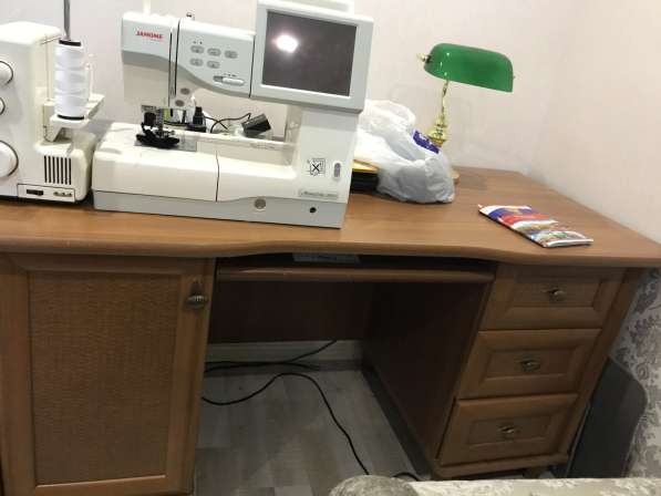 Продаётся письменный стол в Челябинске