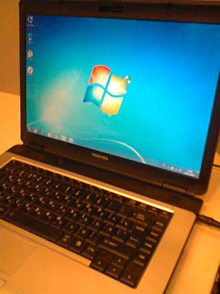 Toshiba satellite A200 A210 петля матрицы левая в Москве фото 14