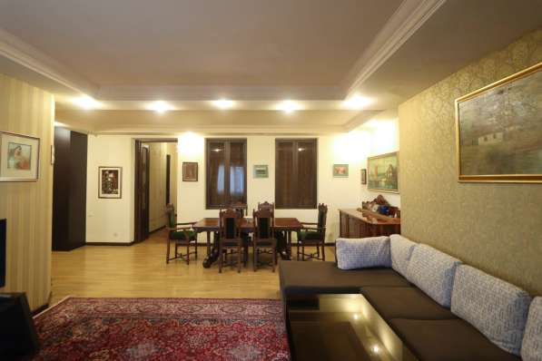 6-комнатная квартира в Ереване, Армения