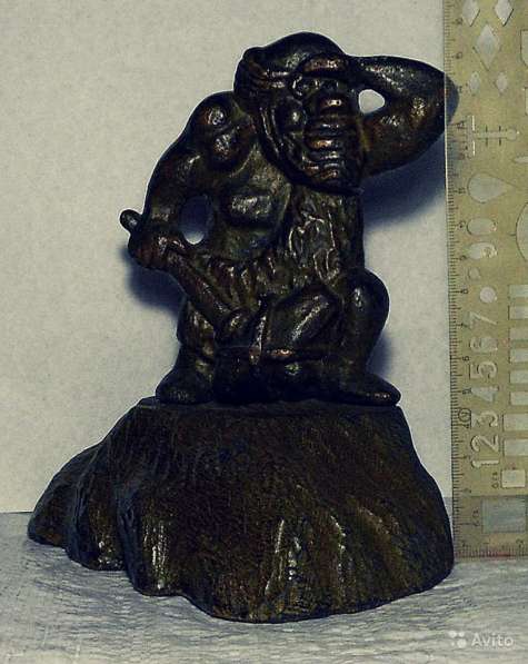 Статуэтка «Неандерталец» в Смоленске