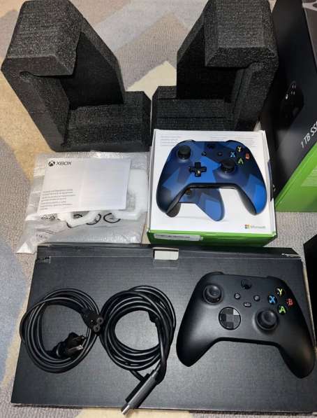 Игровая консоль Microsoft Xbox Series X 1 ТБ — черная в 