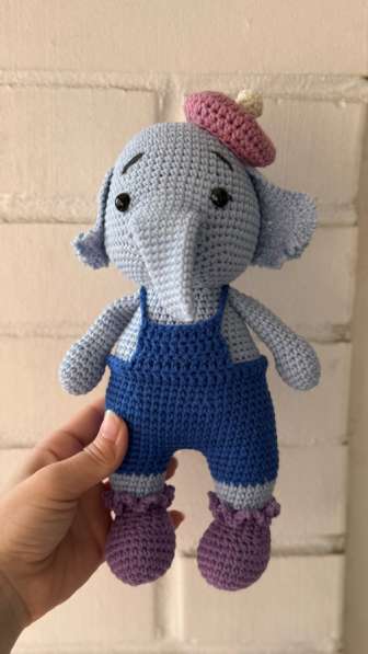 Вязаная игрушка Слоник
