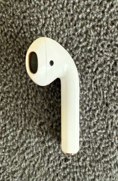 Беспроводные наушники AirPods 2 в Калининграде
