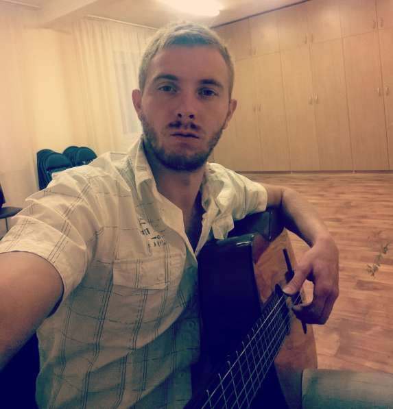 Уроки игры на гитаре в Москве и области