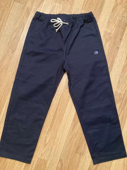 Продам штаны Champion(размер M), и джинсы Volcom(размер 34)