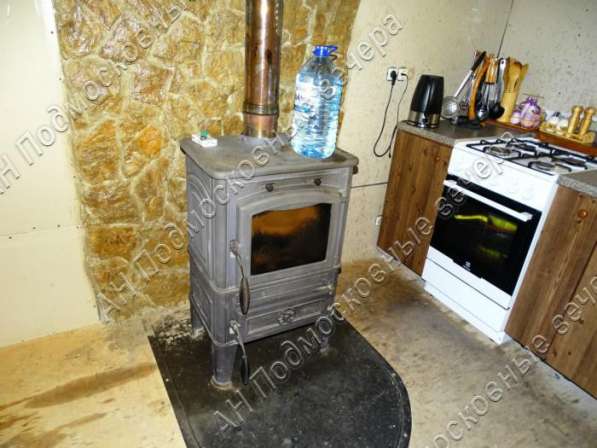 Продам коттедж в Москва.Жилая площадь 242 кв.м.Есть Канализация, Электричество.