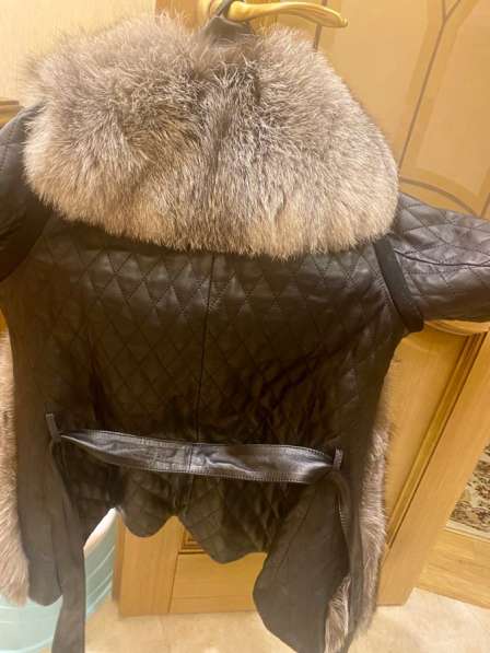 Женская куртка-трансформер из натуральной кожи с ремнём в Москве фото 5