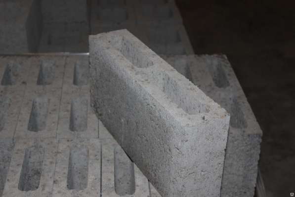 Блок перегородочный бетонный 390х90х190