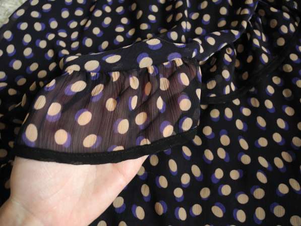 Шифоновое платье с воланами с запахом H&M в фото 3