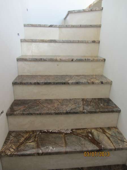 Лестницы из натурального камня мрамора и гранита в Чехове фото 9