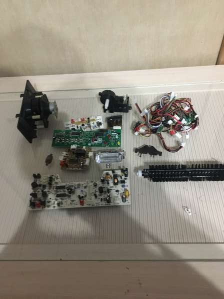 Аккуратно разобранный робот пылесос в Сертолово