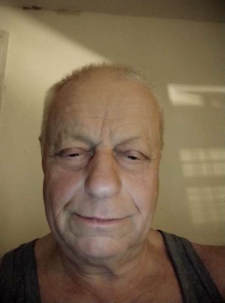 Леонид, 70 лет, хочет пообщаться в фото 3