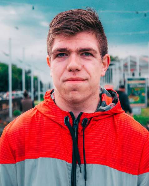 Виталий Дорошенко, 18 лет, хочет познакомиться