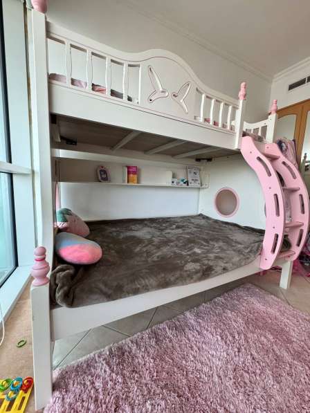Bunk bed in perfect condition. sold with mattresses в фото 3