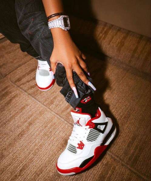 Nike Air Jordan 4 red