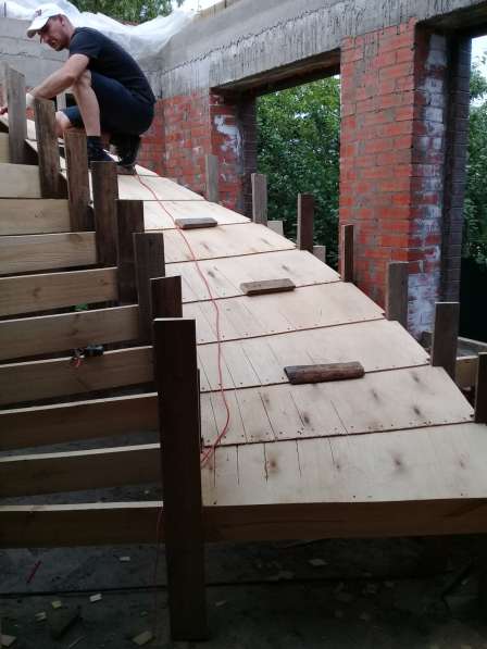 Бетонная лестница на 2 этаж за три дня. Монолитная лестница в Ростове-на-Дону фото 8