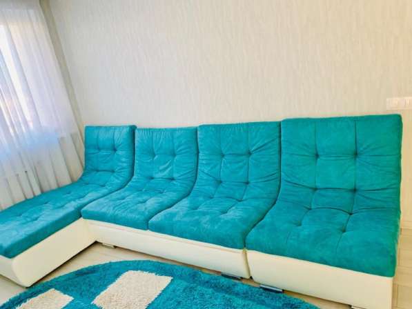 Продам диван с оттоманкой,в идеальном состоянии! Ткань бирюз в Красноярске фото 4