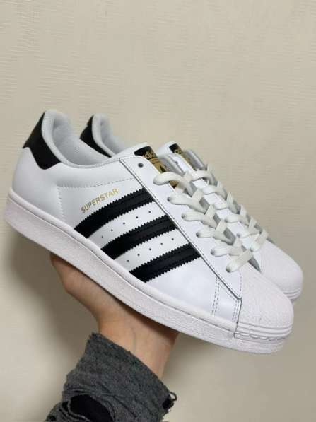 Черные кроссовки Adidas